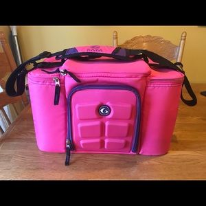 6 Pack Fitness Bag